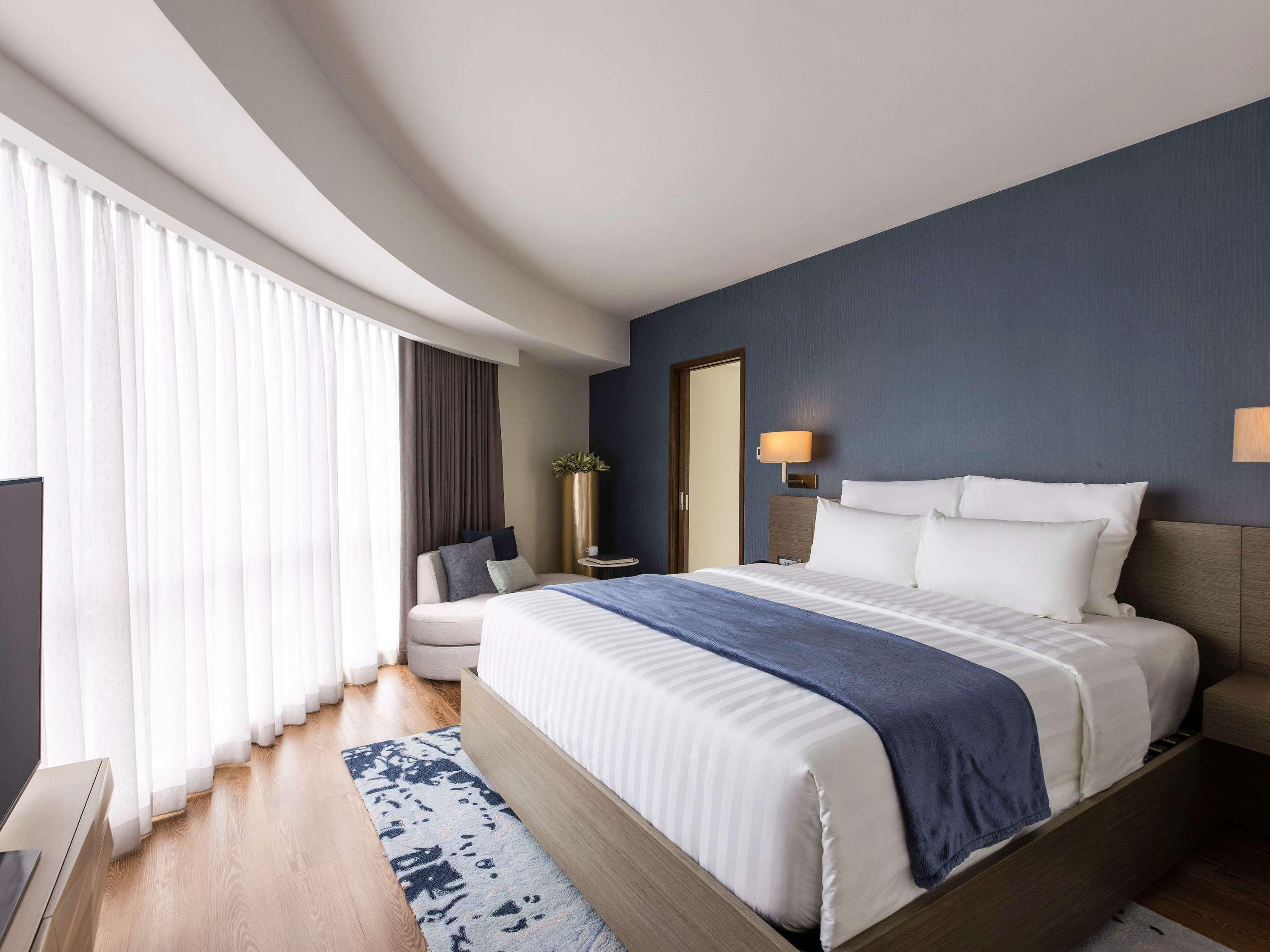 Novotel Suites Manila At Acqua Mandaluyong Buitenkant foto