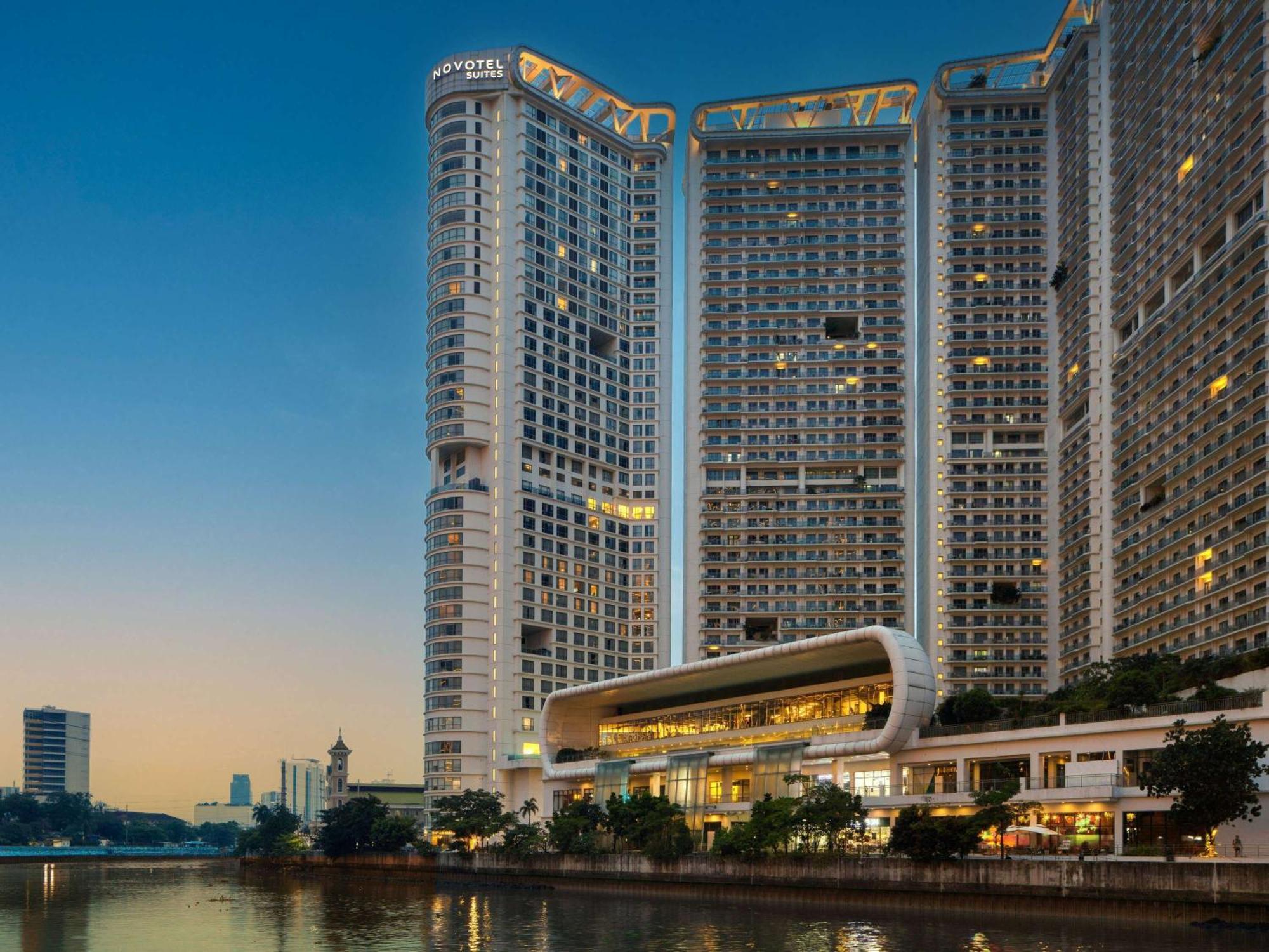 Novotel Suites Manila At Acqua Mandaluyong Buitenkant foto