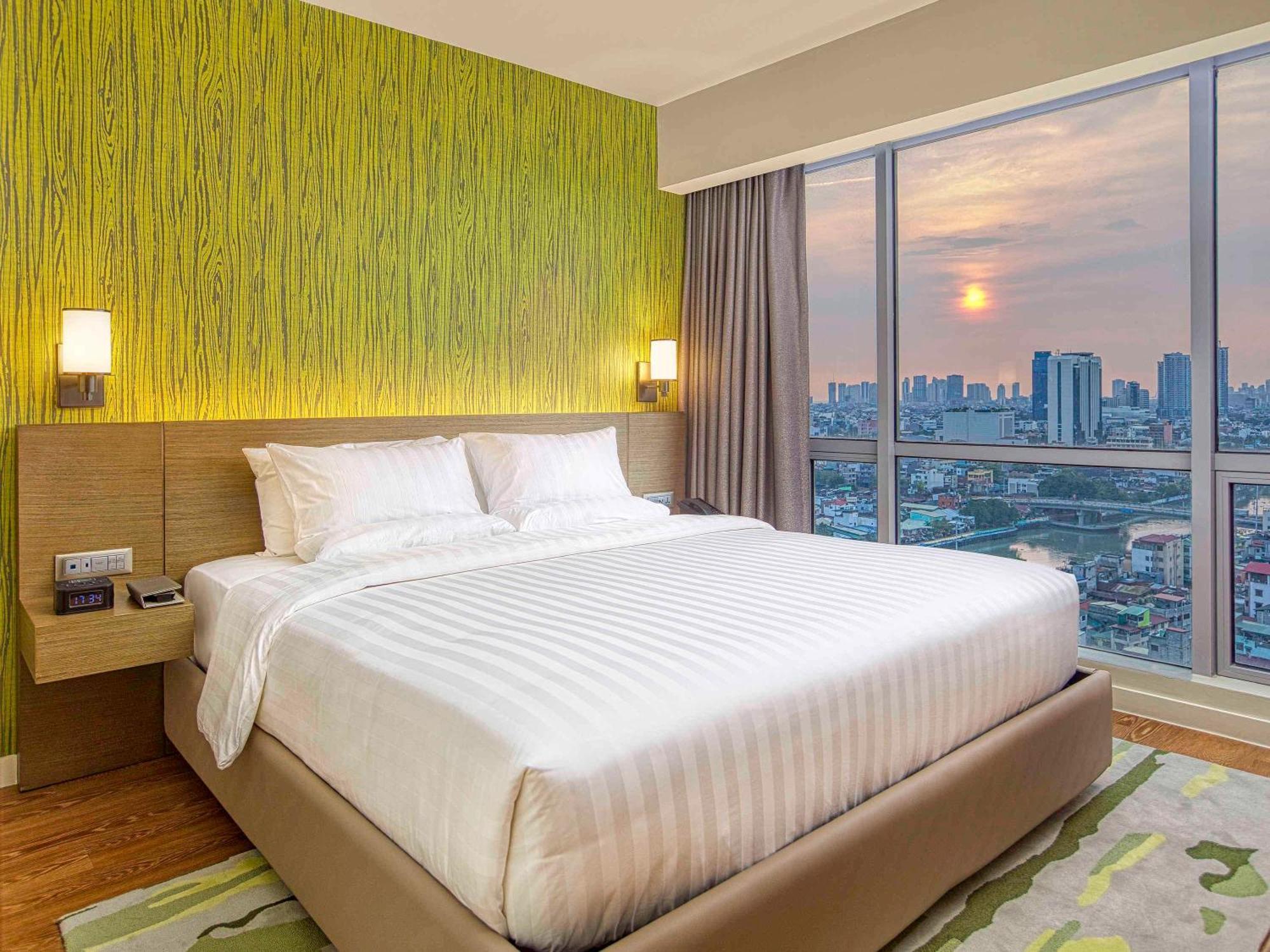 Novotel Suites Manila At Acqua Mandaluyong Buitenkant foto
