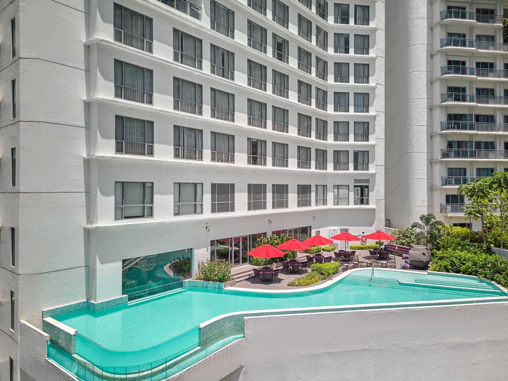 Novotel Suites Manila At Acqua Mandaluyong Buitenkant foto
