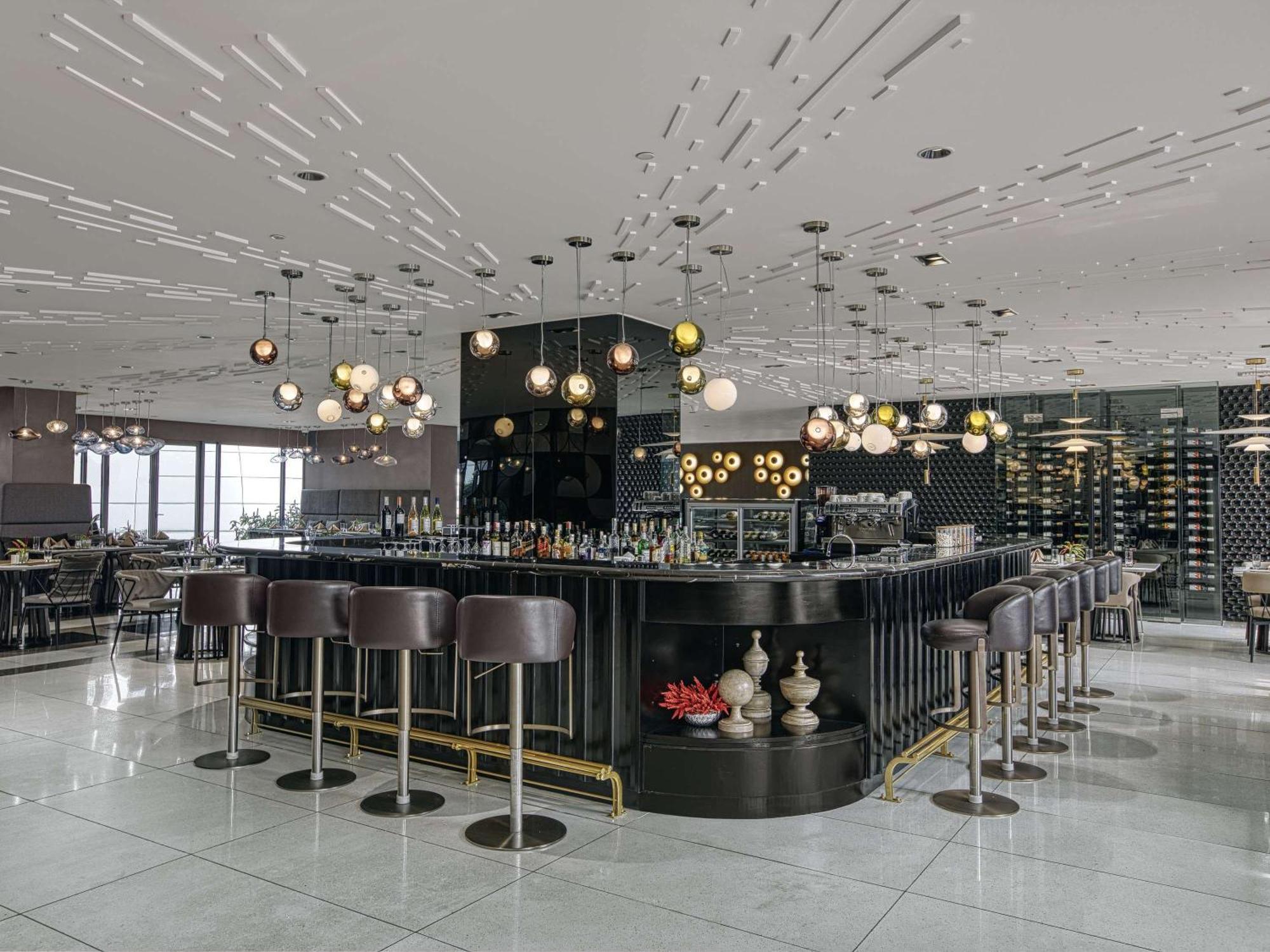 Novotel Suites Manila At Acqua Mandaluyong Buitenkant foto