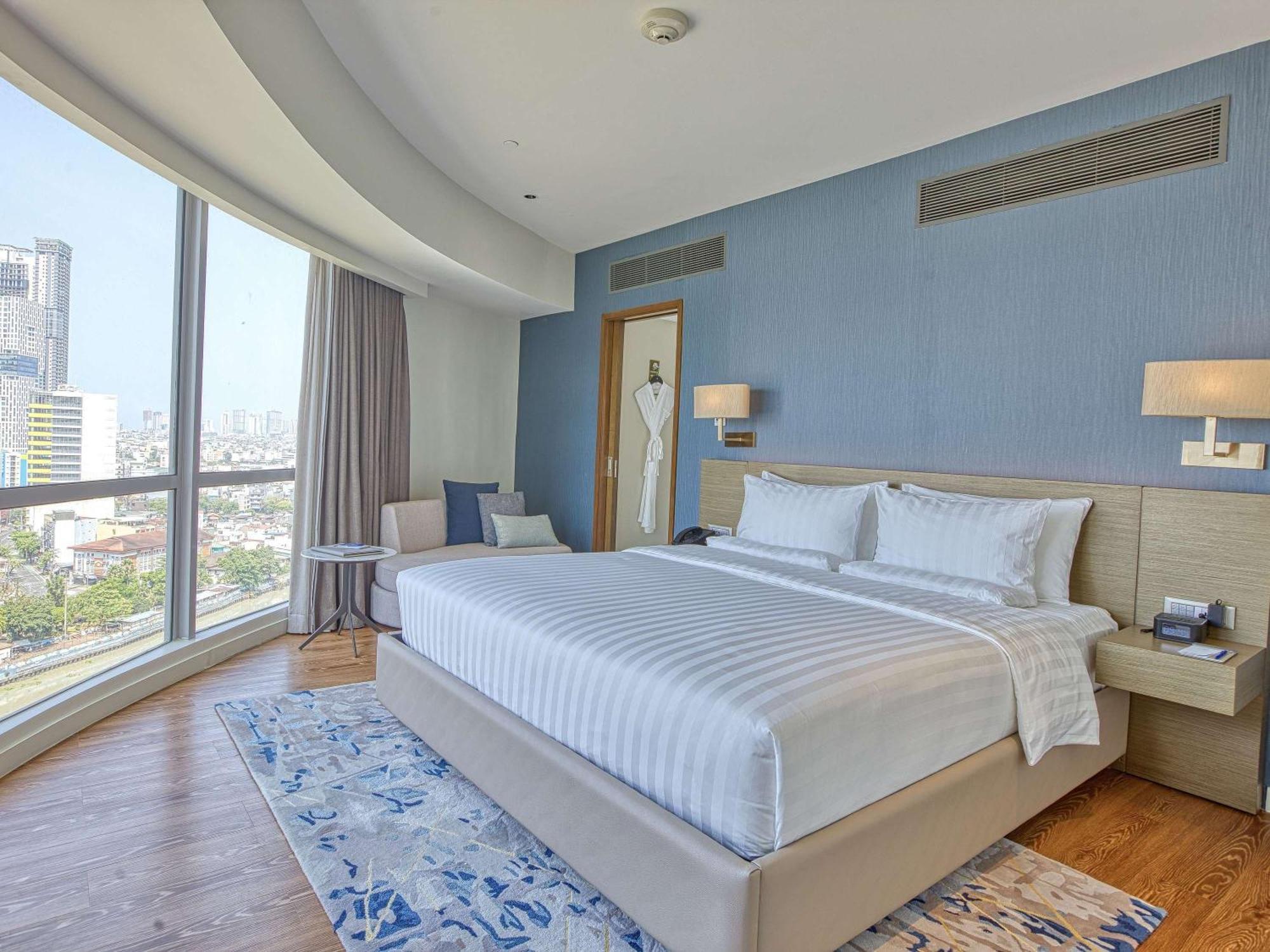 Novotel Suites Manila At Acqua Mandaluyong Buitenkant foto