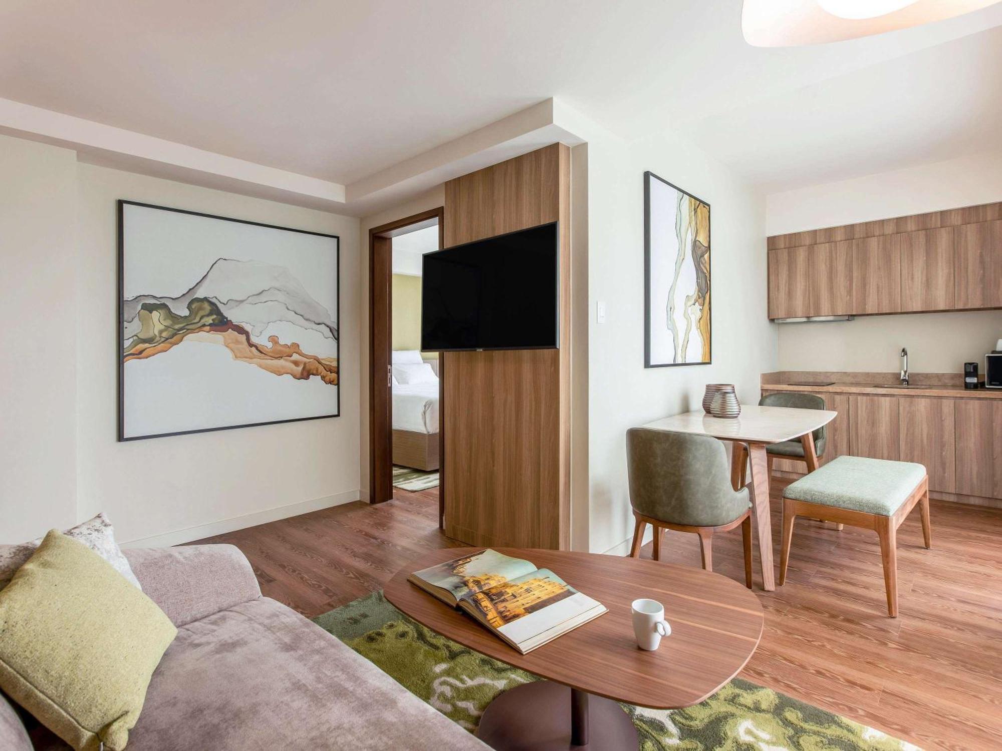 Novotel Suites Manila At Acqua Mandaluyong Buitenkant foto
