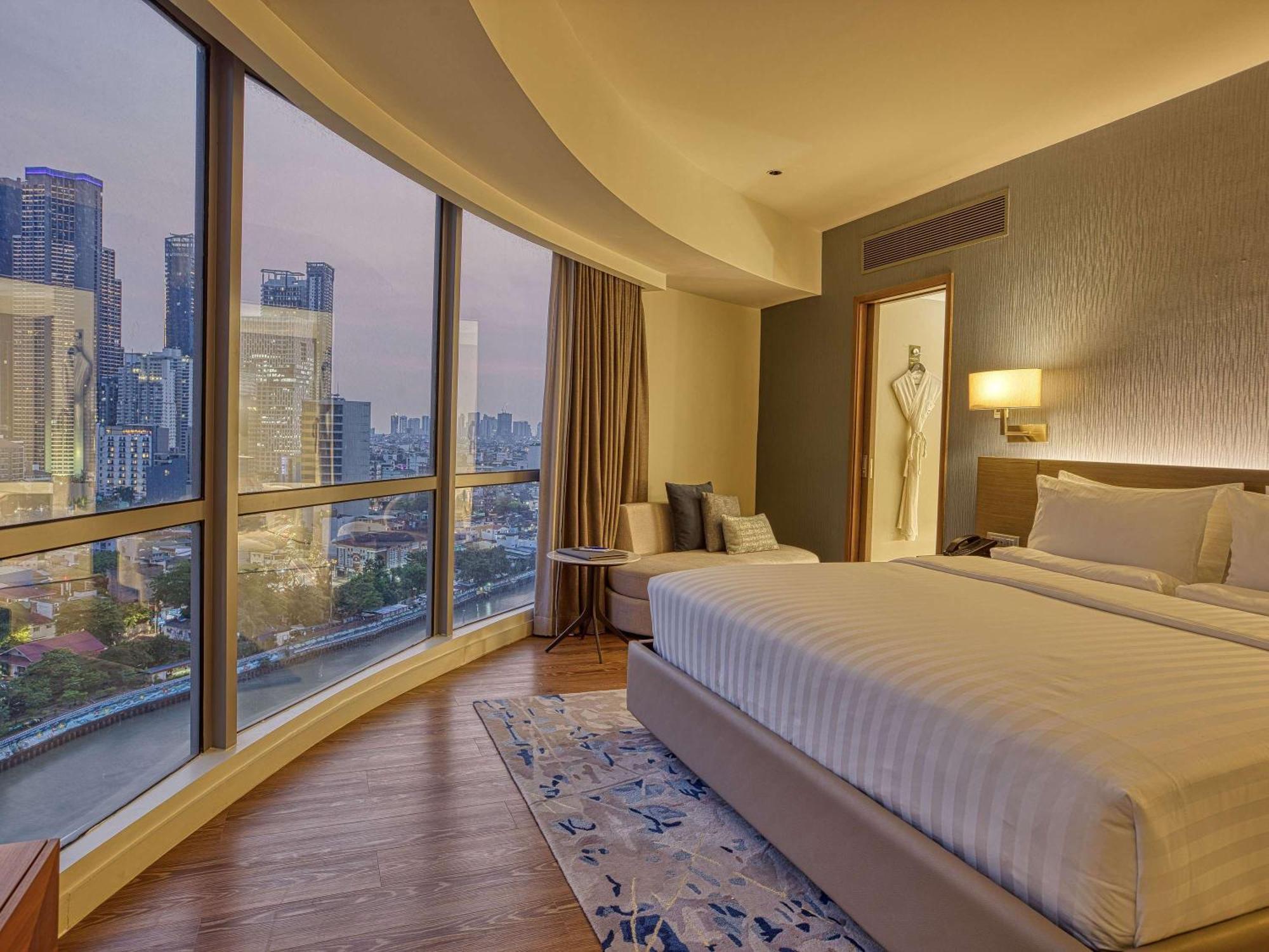 Novotel Suites Manila At Acqua Mandaluyong Buitenkant foto