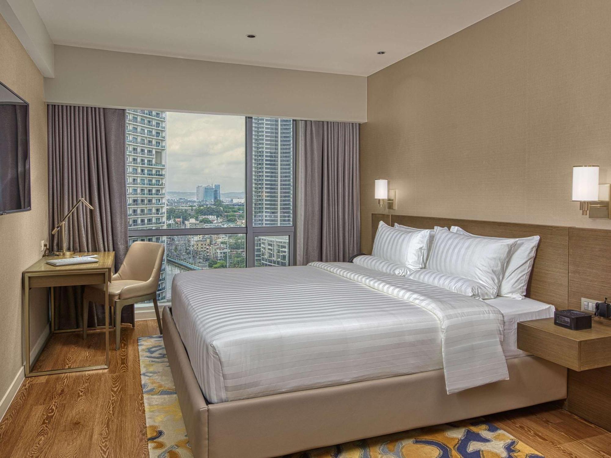 Novotel Suites Manila At Acqua Mandaluyong Buitenkant foto
