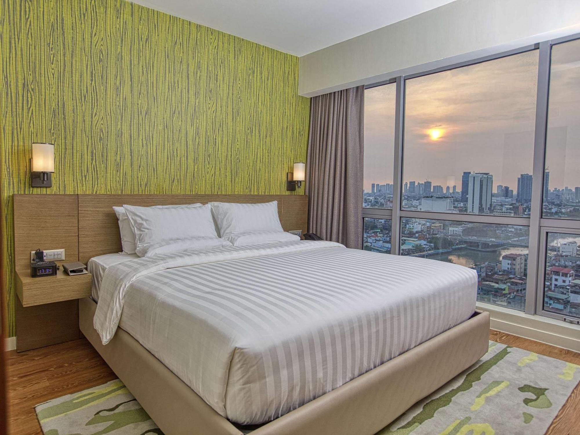 Novotel Suites Manila At Acqua Mandaluyong Buitenkant foto